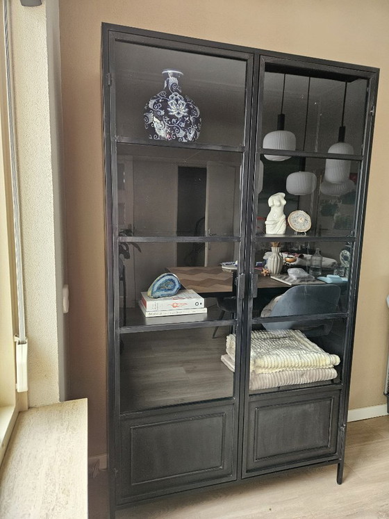 Image 1 of Kast 