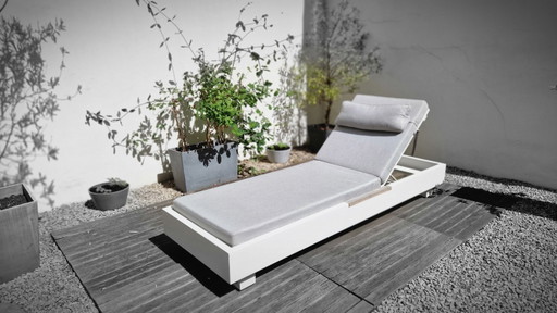 Zalig relaxen op dit luxe Byron ligbed
