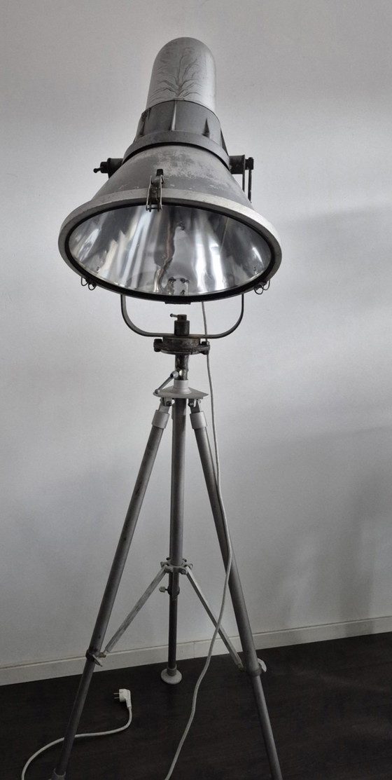 Image 1 of Lampada industriale su treppiede