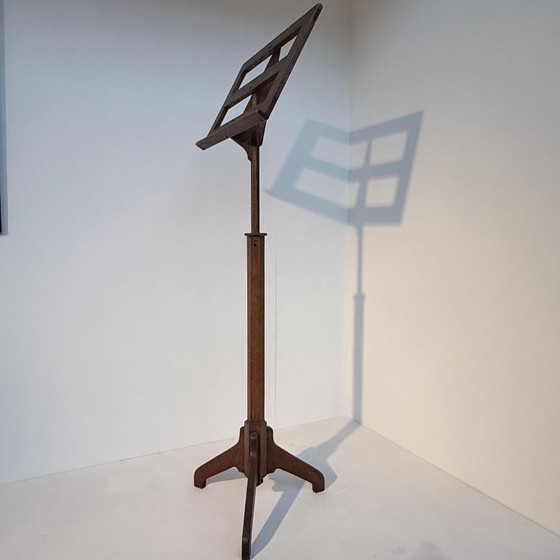 Image 1 of Leggio 1920-1930