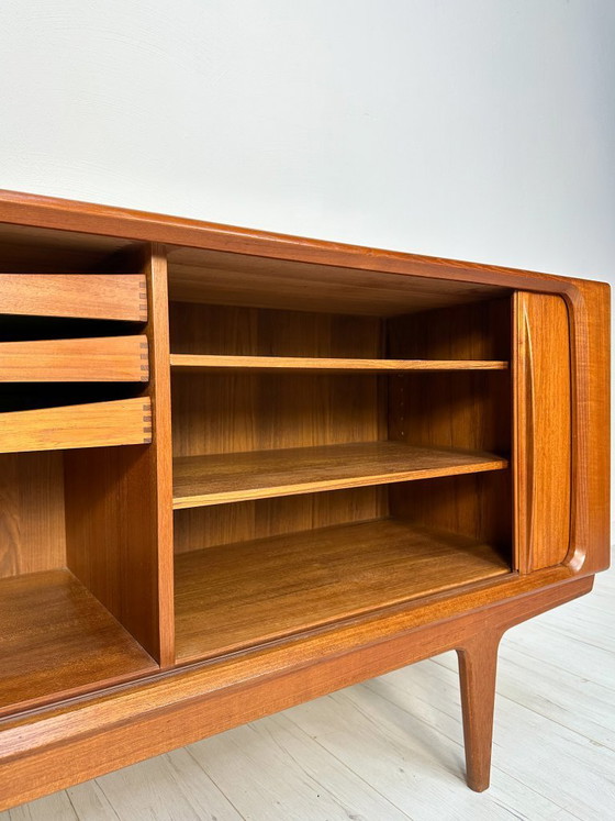 Image 1 of Buffet danois en teck des années 1960 par Bernhard Pedersen & Søn – Crédence vintage avec portes tambour