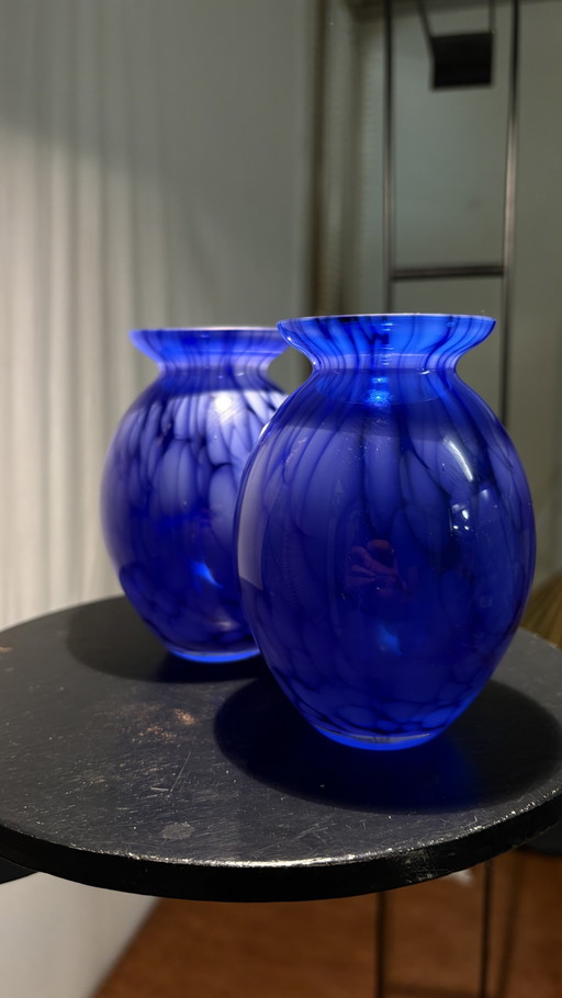 Set of 2 hand-blown cobalt blue vases - studio glass, Murano style