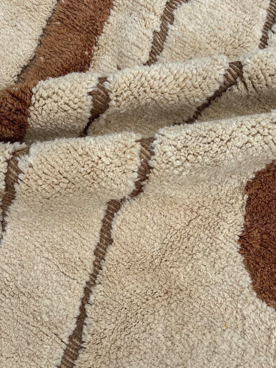 Image 1 of Berber Marokkaans Mrirt wollen tapijt 210x300 cm – Handgeweven neutraal Berber tapijt