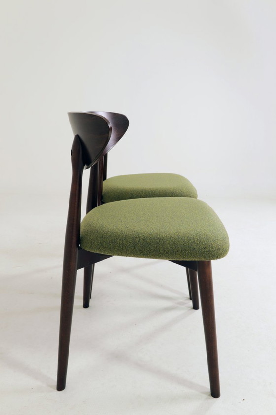 Image 1 of Juego moderno de 2 sillas de comedor, tela verde aguacate y madera de haya nogal oscuro.
