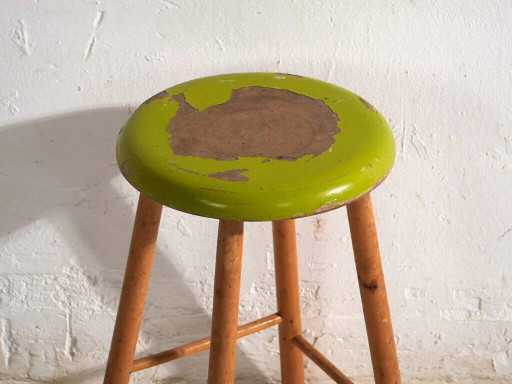Taburete antiguo de madera con asiento redondo – Europa Central, circa 1950 – krukjes, Wood, Rustic (photo 2 of 6)