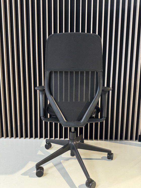Image 1 of Silla de oficina ligera Vitra ACX
