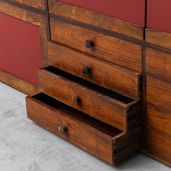 Image 1 of SCANDINAVISCH DRESSOIR IN HOUT MET DONKERROOD LEDER, VINTAGE, MODERN, JAREN 60