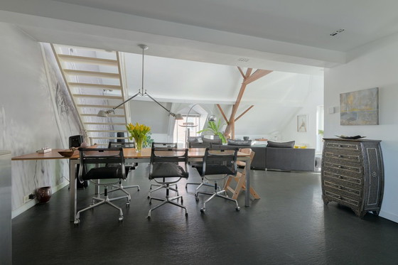 Image 1 of 6 Vitra EA105 Stühle