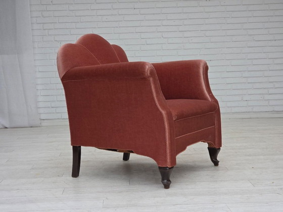 Image 1 of Dänischer Sessel aus den 1950er Jahren, lachsrosa Veloursbezug, Eichenholz.