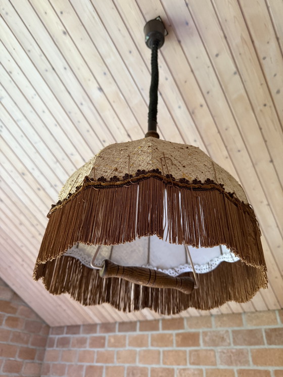 Image 1 of Lampada a sospensione/tirante vintage con frange e paralume in tessuto