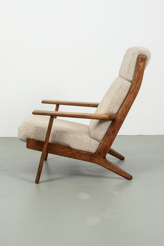 Image 1 of Hans Wegner GE 290 fauteuil met voetenbank