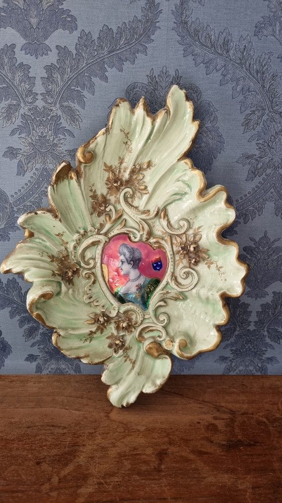 Antico piatto da muro in maiolica rococò, Francia XIX secolo, Édouard Gilles – Decorazioni murali, Ceramic (photo 8 of 15)