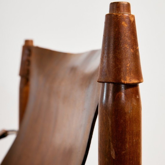 Image 1 of Poltrona e pouf in pelle di vitello ungherese, set da 2