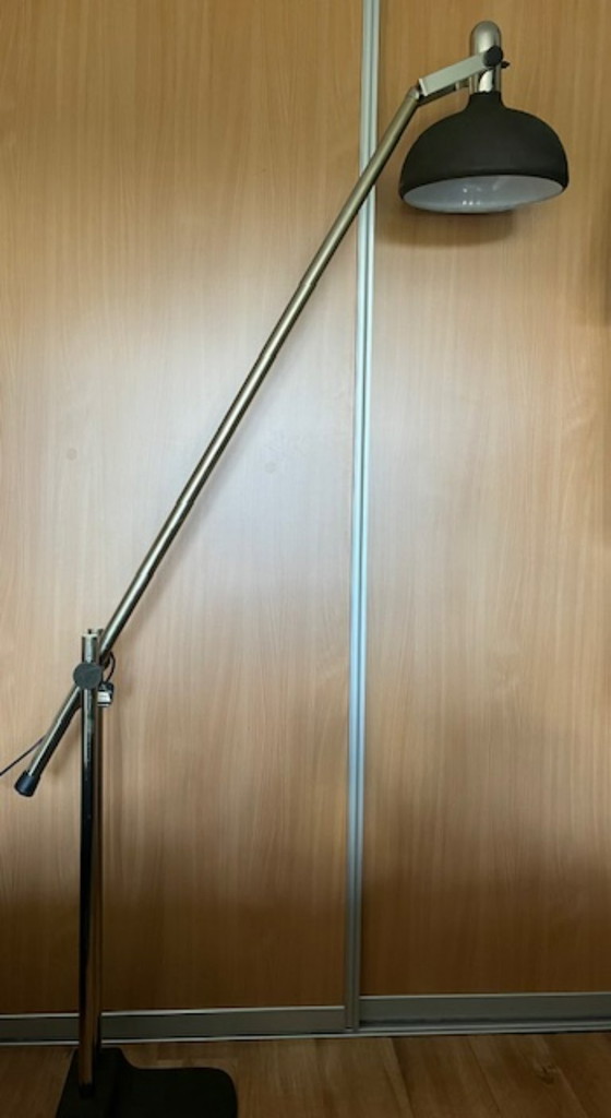 Image 1 of Floor lamp with pendulum Industrial Mid-Century 1960. Dubble barrel base, adjustable bar & reflector