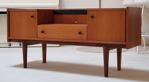 Aparador de mediados de siglo