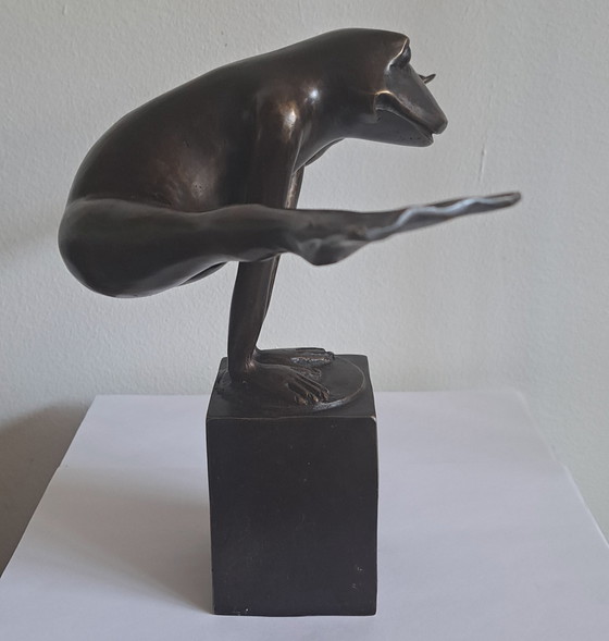 Image 1 of rana felice in un grande salto/rana grande salto bronzo