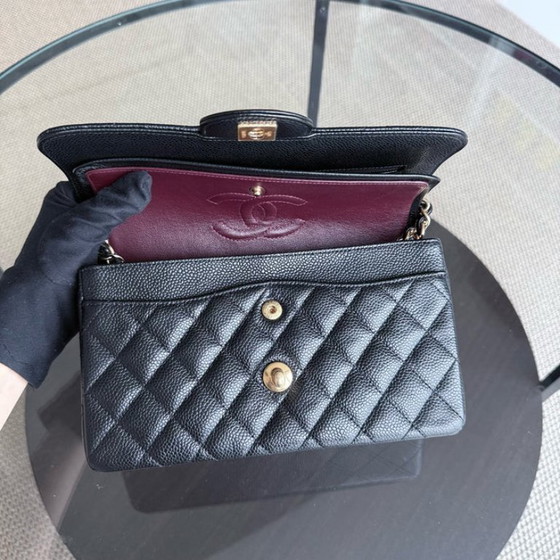 Image 1 of Borsa Chanel Classic Flap Small - Caviar 23CM trapuntata nera con finiture dorate