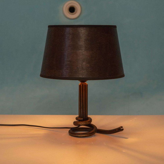Image 1 of Lampe de table art déco en fer forgé des années 40 abat-jour serpent