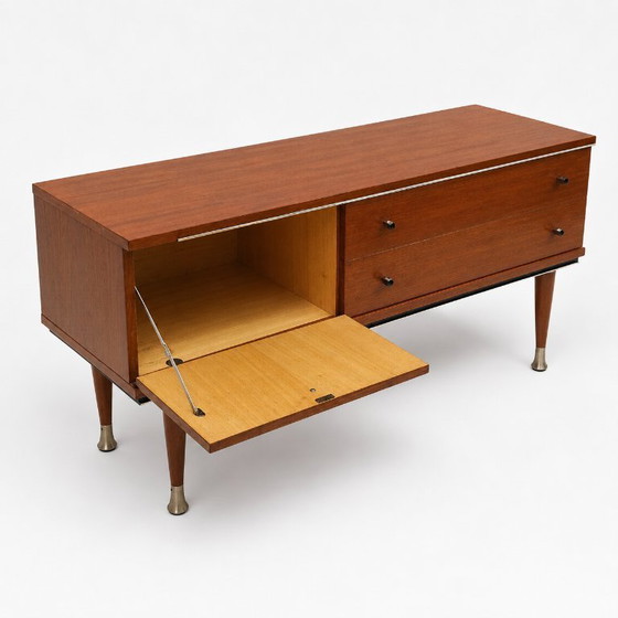 Image 1 of Vintage laag dressoir van teakhout gemaakt in de jaren ’60