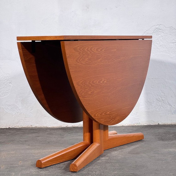 Image 1 of Drop Leaf Round Dining Table, 1960s