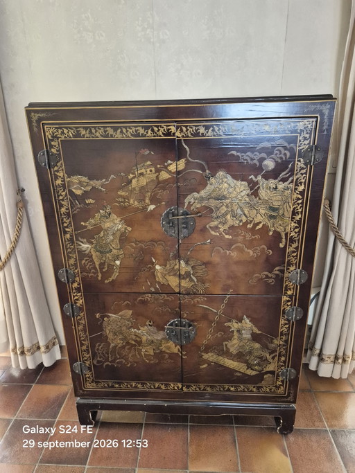 Chinesischer Schrank
