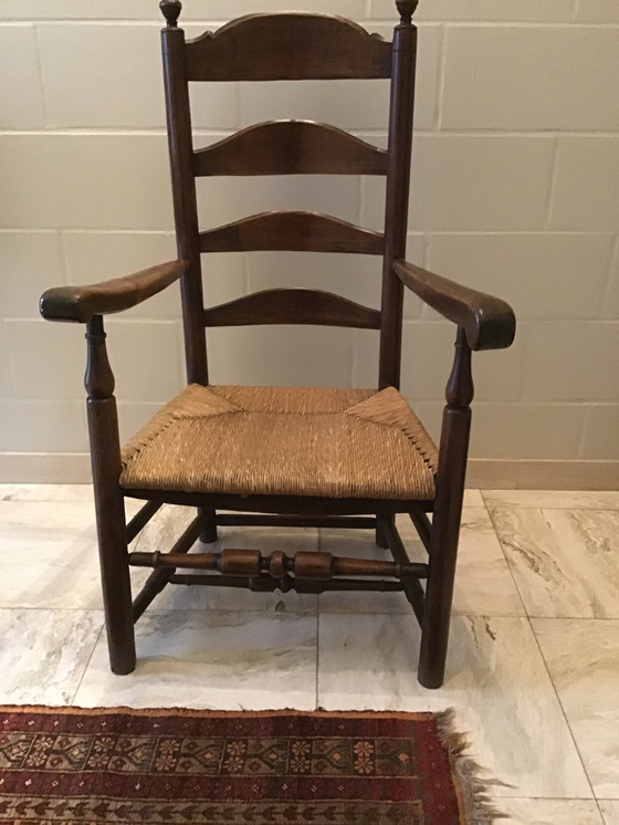 Image 1 of Silla antigua de madera