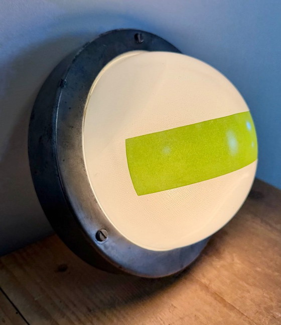 Lampe murale ou plafonnier d'urgence vintage, années 1970 – Elektrosvit, Appliques murales, Glass, Iron (photo 12 of 13)