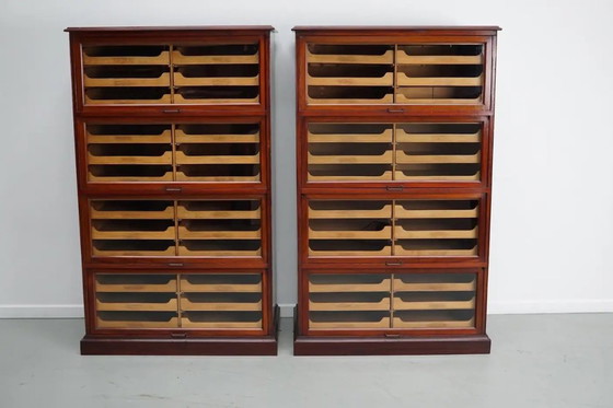 Image 1 of Armario de mercería inglés con puertas de cristal, circa 1920/1930