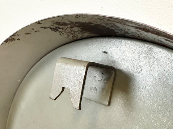 Image 1 of Zwarte industriële fabriekswandklok van International, jaren 50