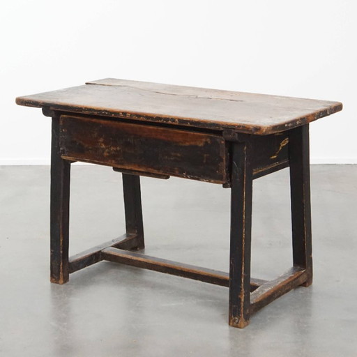 Antique Spanish side table from the late 18th century with a drawer