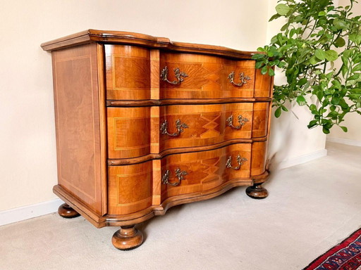 Kommode im Louis XV Stil