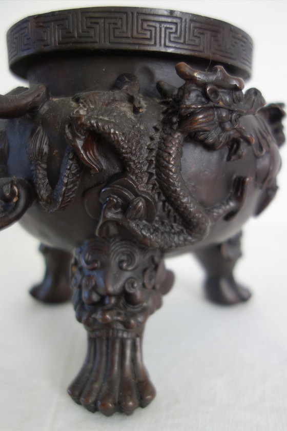 Image 1 of Quemador de perfume/incienso trípode grande con decoración de dragón, China