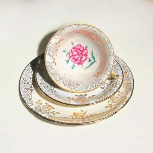 Set de Coleccionista Vintage Eschenbach, Borde Floral Dorado y Claveles, c. 1970, Excelente Estado