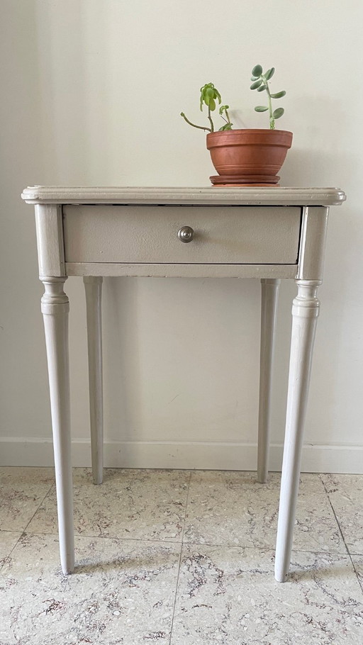 Comodino antico con 1 cassetto