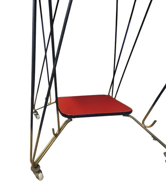 Image 1 of Meuble TV vintage en similicuir avec roulettes 2222