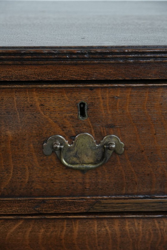 Image 1 of Engelse antieke eikenhouten ladekast/commode uit eind 18e eeuw