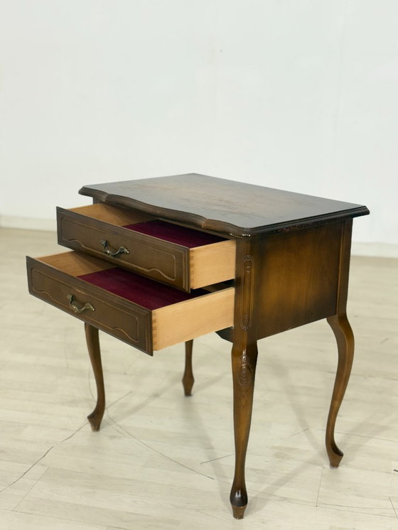 Image 1 of Très belle commode Chippendale, table de chevet, guéridon, meuble d'entrée, commode