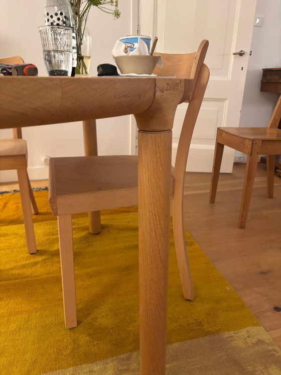 Image 1 of Dining table - Ø 130 cm + 4 Frankfurter chairs - all in very good condition (purchased via Flinders and VT Wonen)