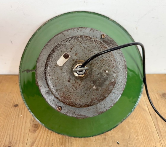 Image 1 of Lampada a sospensione industriale in ghisa e smalto verde, anni '60