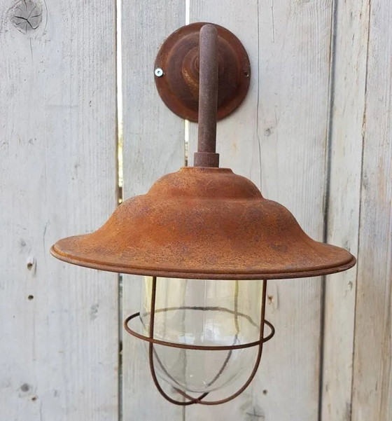 French Rusty Barn Lamp applique murale, Appliques murales, Métal, Céramique, Marron, Industrieel (photo 5 sur 7)