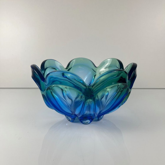 Image 1 of Murano glazen schaal/grote sieradenschaal, bloemvormig, groen-blauwe kleurovergang, 1960