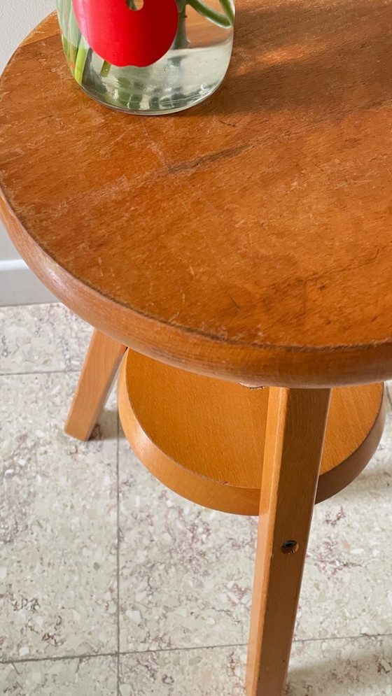 Image 1 of Vintage massief beukenhouten schroefkruk