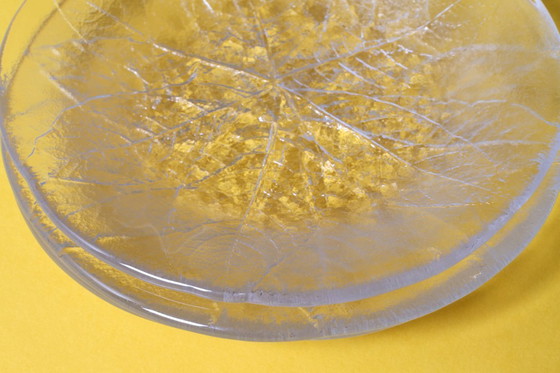 Image 1 of Set van 3 vintage Kosta Boda glazen dessertbordjes / Scandinavisch bladmotief / 1975