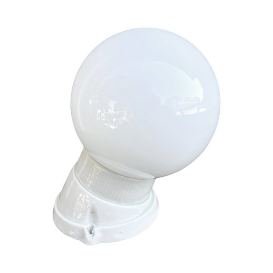 Image 1 of Lámpara de pared industrial blanca Lindner, Alemania, años 60.