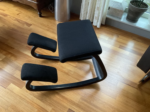 Sedia inginocchiata Stokke Varier