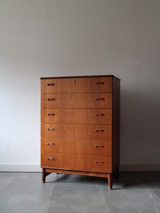 Cómoda danesa vintage de teca