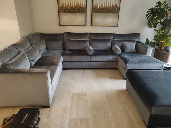 Image 1 of Luxe hoekbank + poef 