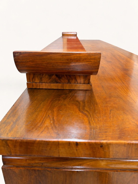Credenze in legno con motivo a venatura geometrica, Marrone, Art Deco (foto 9 di 15)