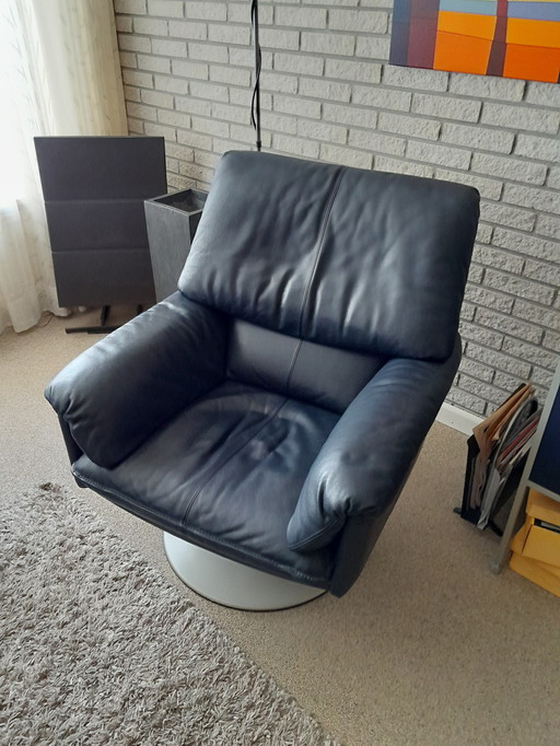 Leolux cece armchair