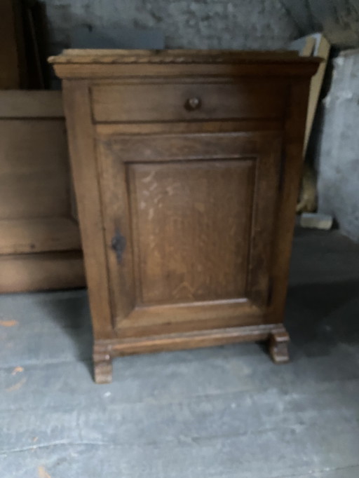 Schöner Eichenschrank - Confituier